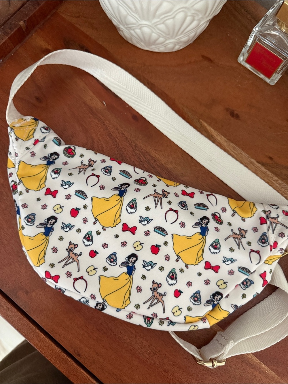 Stoney Clover Lane Disney Snow White Fairest Of Them All Fanny Pack Belt Bag - Picture 3 of 3